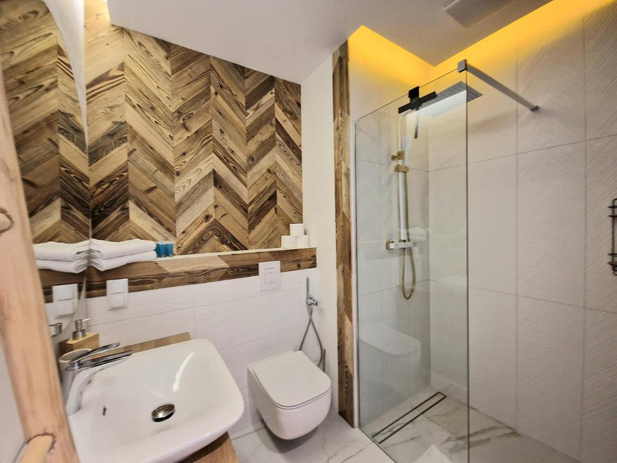 Live & Travel Apartments Waterlane Vintage Danzica Esterno foto