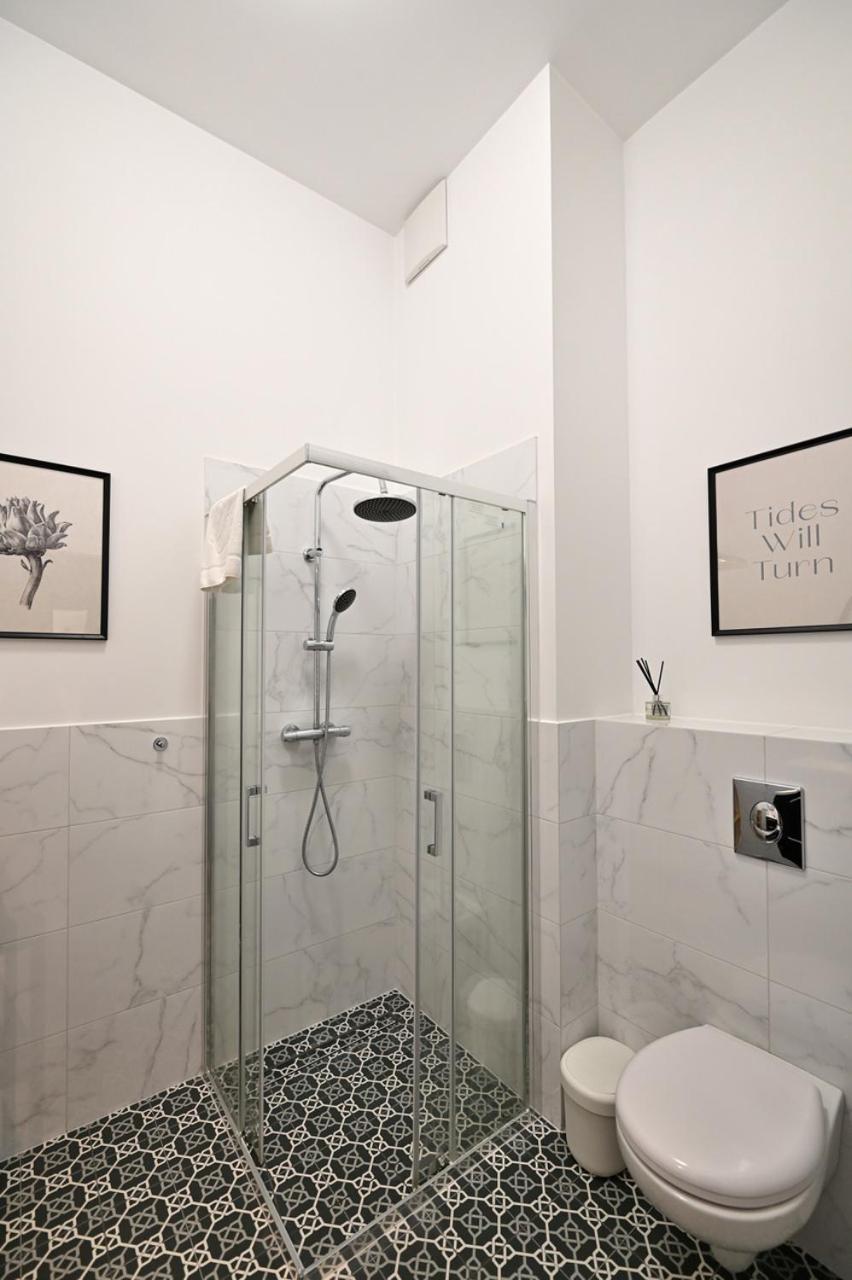 Live & Travel Apartments Waterlane Vintage Danzica Esterno foto