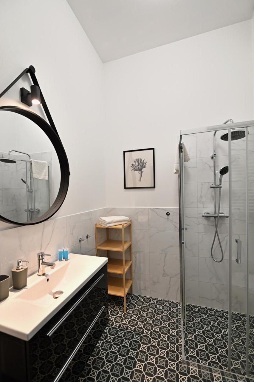 Live & Travel Apartments Waterlane Vintage Danzica Esterno foto